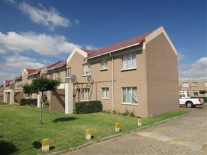 2 Bed Townhouse in Whitney Gardens