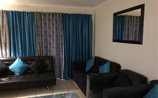 2 Bedroom Apartment in Gordons Bay Central