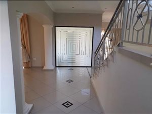 4 Bed House in Aspen Hills