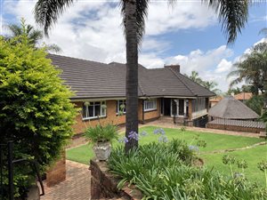 8 Bed House in Waterkloof Ridge