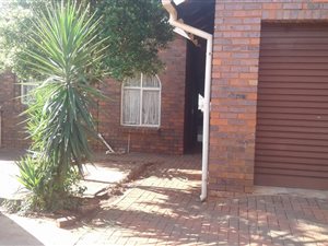 4 Bed House in Doornpoort and surrounds