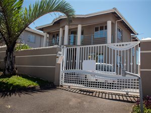 5 Bed House in Arena Park