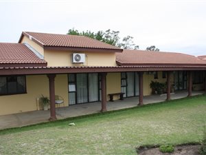 6 Bed House in Glencoe