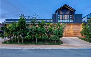 6 Bedroom House in Steyn City