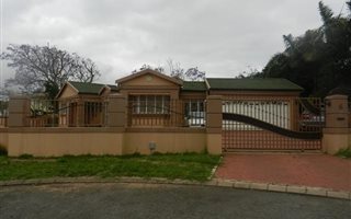 5 Bedroom House in Mt Edgecombe