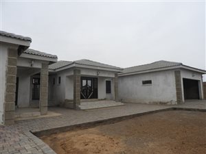 4 Bed House in Bergsig