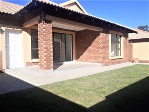 3 Bed Townhouse in Helderwyk