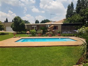 5011 m² Farm in Raslouw AH