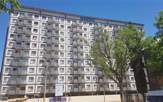 2 Bedroom Flat in Kempton Park Central