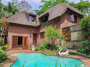 4 Bed House in Cowies Hill