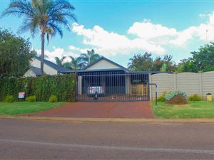 3 Bedroom House in Pierre van Ryneveld