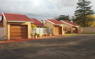 2 Bedroom Townhouse in Vanderbijlpark CW