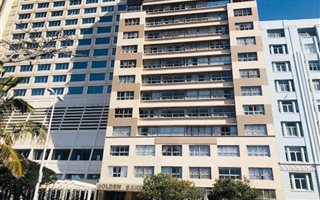 Bachelor apartment in North Beach