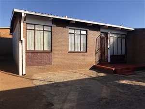 3 Bed House in Westbury