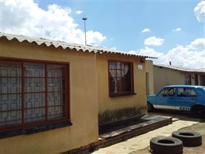 2 Bed House in Tsakane