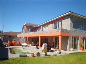 4 Bed House in Rouxville