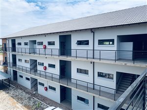 170 m² Commercial space in Hazeldean (Silverlakes Surroundings)