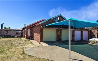 3 Bedroom House in Uitsig