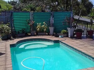 2 Bed Garden Cottage in Woodlands