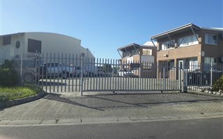 317 m² Industrial space in Eersterivier