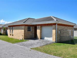 3 Bed Townhouse in Lorraine
