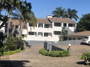 2 Bed Apartment in Umtentweni