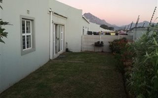 2 Bedroom House in Stellenbosch Central