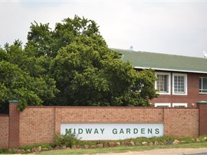 3 Bedroom Apartment in Halfway Gardens