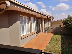 2 Bed Flat in Bronkhorstspruit