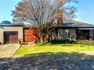 4 Bed House in Rowhill
