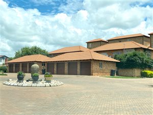 3 Bed Duplex in Oukraal Estate