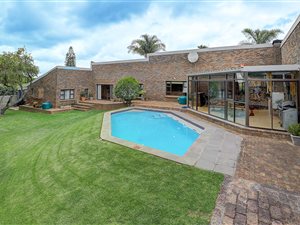 5 Bed House in Durbanville
