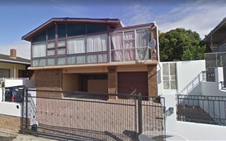 5 Bedroom House in Malabar