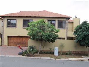 3 Bed House in Kyalami Glen Estate