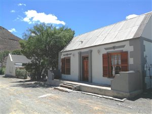 3 Bed House in Victoria West