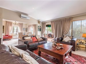 3 Bed House in Bantry Bay