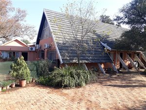2.2 ha Farm in Roodeplaat