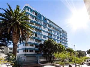 2 Bed Apartment in Sea Point