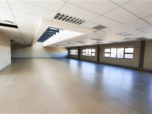 122.800003051758 m² Commercial space in Middelburg Central