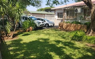 370 m² Office Space in Bo Dorp