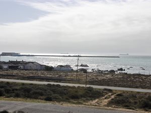 746 m² Land available in Britannica Heights