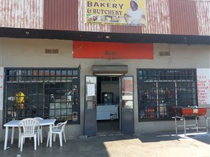 190 m² Commercial space in Nhlapo