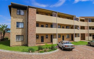 3 Bedroom Apartment in Grahamstown Central