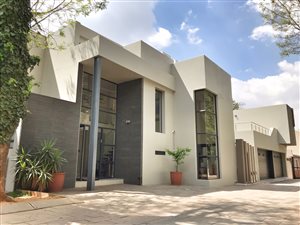 5 Bed House in Oaklands