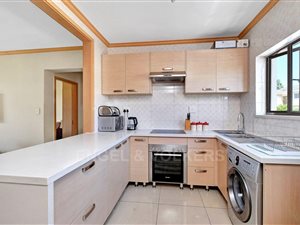 2 Bed Apartment in Fourways