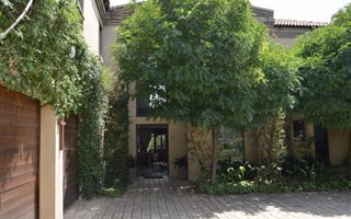 5 Bedroom Apartment in Vaal River