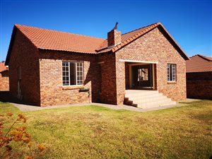 3 Bed Simplex in Amberfield Manor
