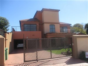 5 Bed House in Alan Manor