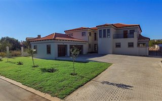 4 Bedroom House in Melodie