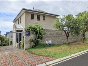 3 Bed House in Voelklip